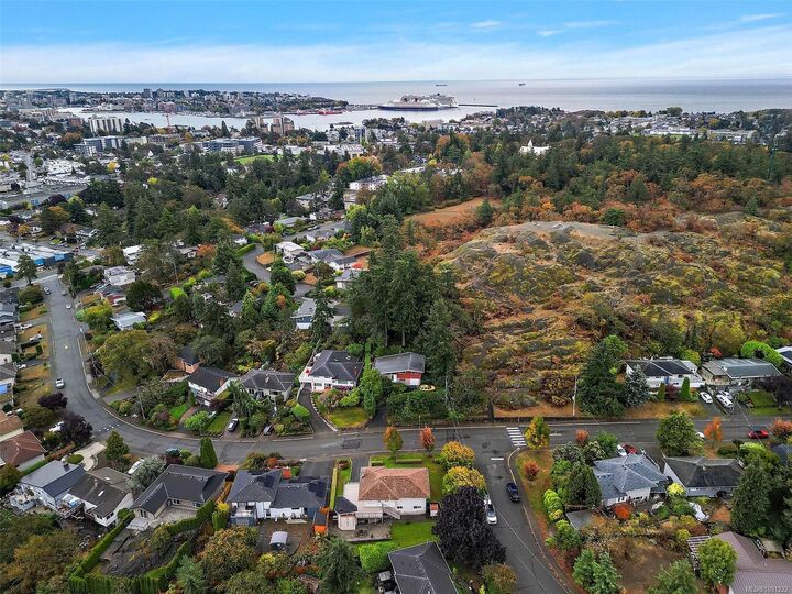 Property Photo: 844 Rockheights Ave BC V9A 6J6