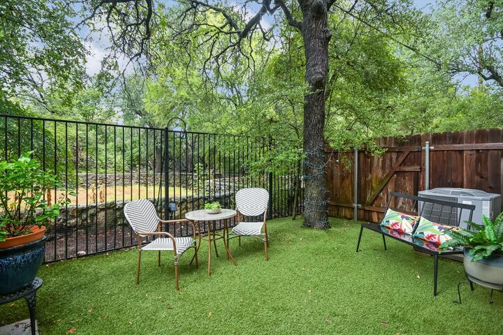 Property Photo:  4323 Spicewood Springs Road 10  TX 78759 