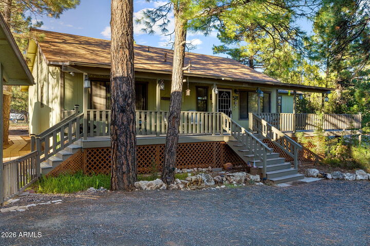 Property Photo:  2240 Eagle Lane  AZ 85933 