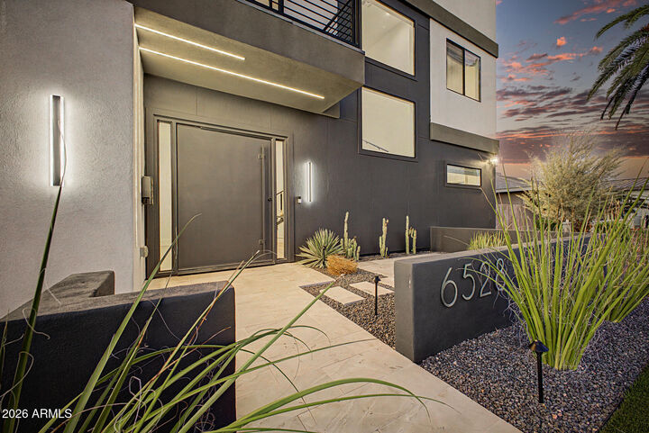 Property Photo:  6528 E 2nd Street  AZ 85251 