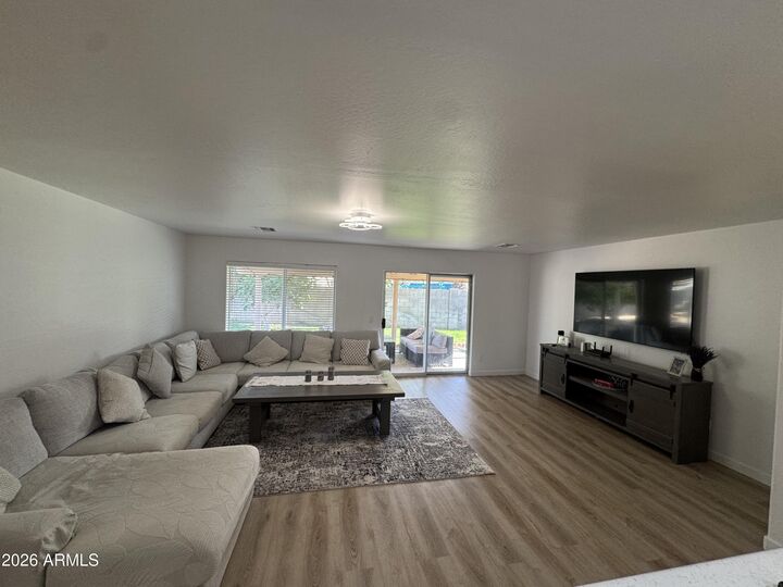 Property Photo:  2739 E Beverly Lane  AZ 85032 