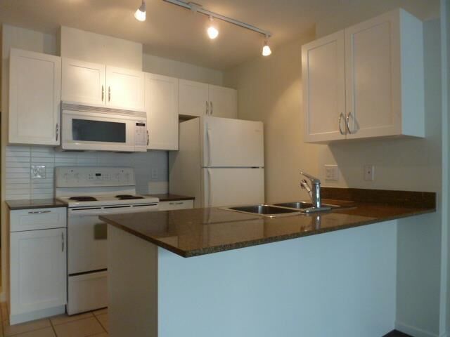 Property Photo:  933 Hornby Street 1233  BC V6Z 3G4 