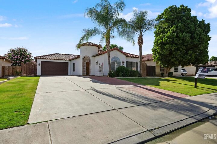 Property Photo: 231 Solecita Way CA 93314