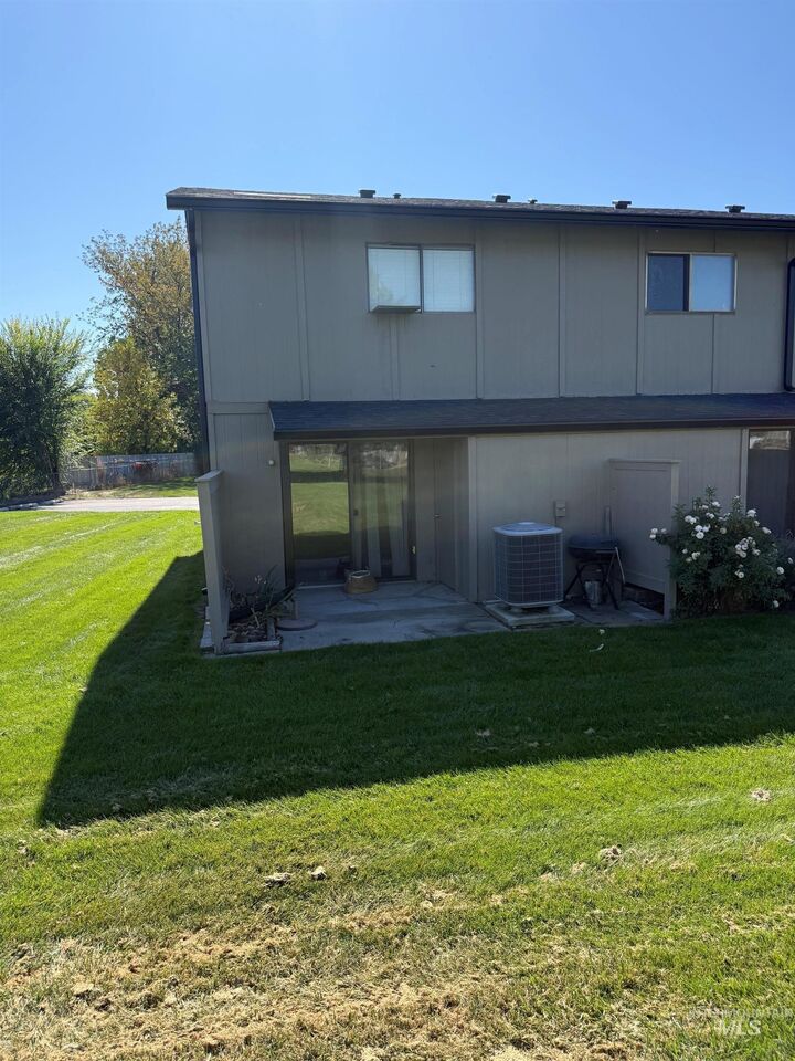 Property Photo: 364 N Eagle Glen Ln ID 83616