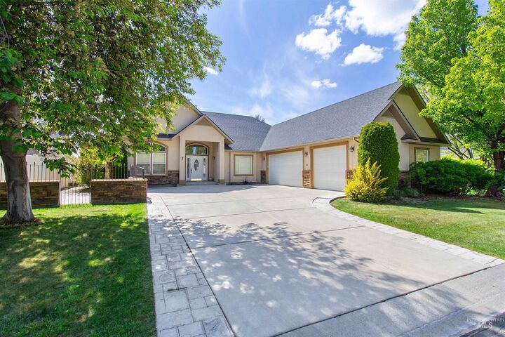 Property Photo:  1861 Canyon Park Ct  ID 83301 