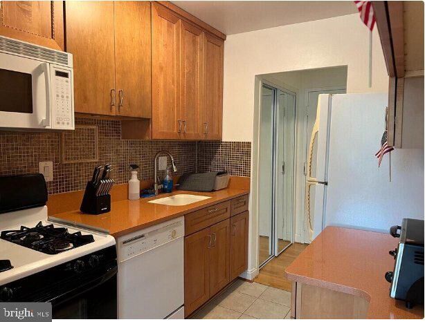 Property Photo: 1210 N Taft Street 406 VA 22201