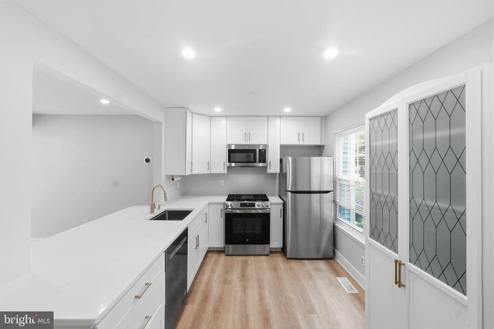 Property Photo:  8139 Hallmark Place  MD 20879 