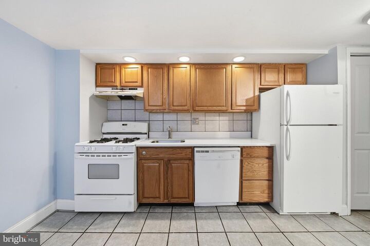 Property Photo: 625 Catharine Street 1 Rear PA 19147