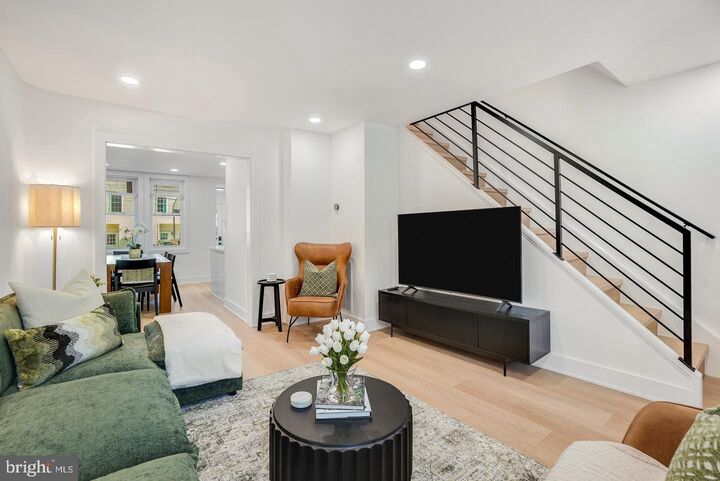 Property Photo:  1237 Hull Street 1237  MD 21230 