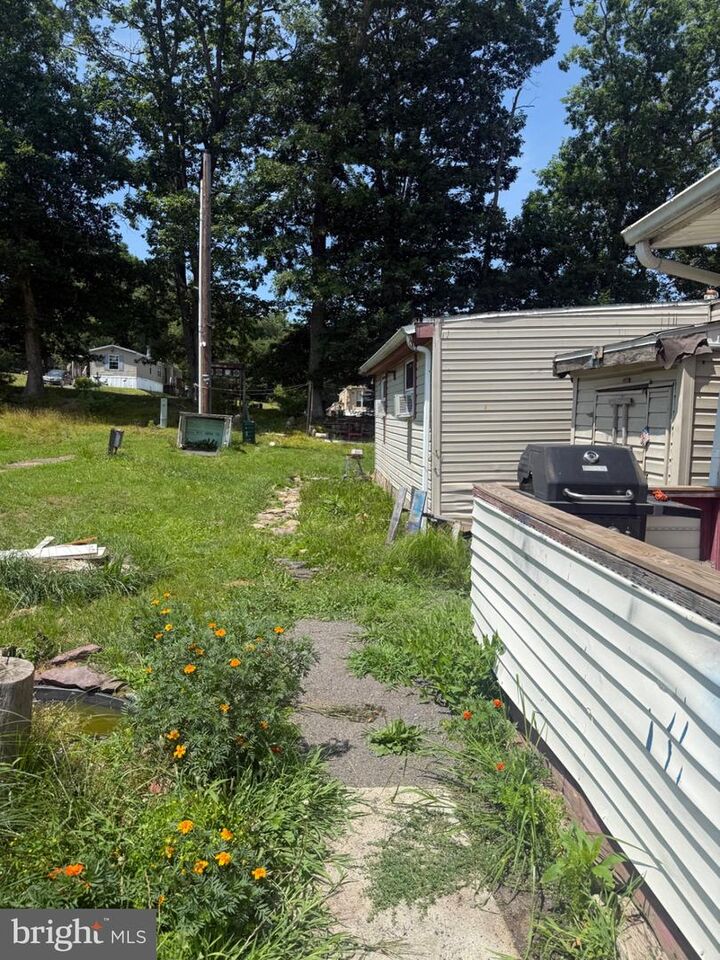Property Photo:  121 Red Maple Lane  PA 18224 