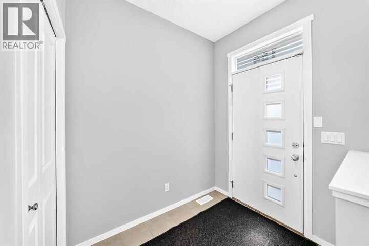 Property Photo:  154 Livingston Avenue Northeast  AB T3P 0V9 