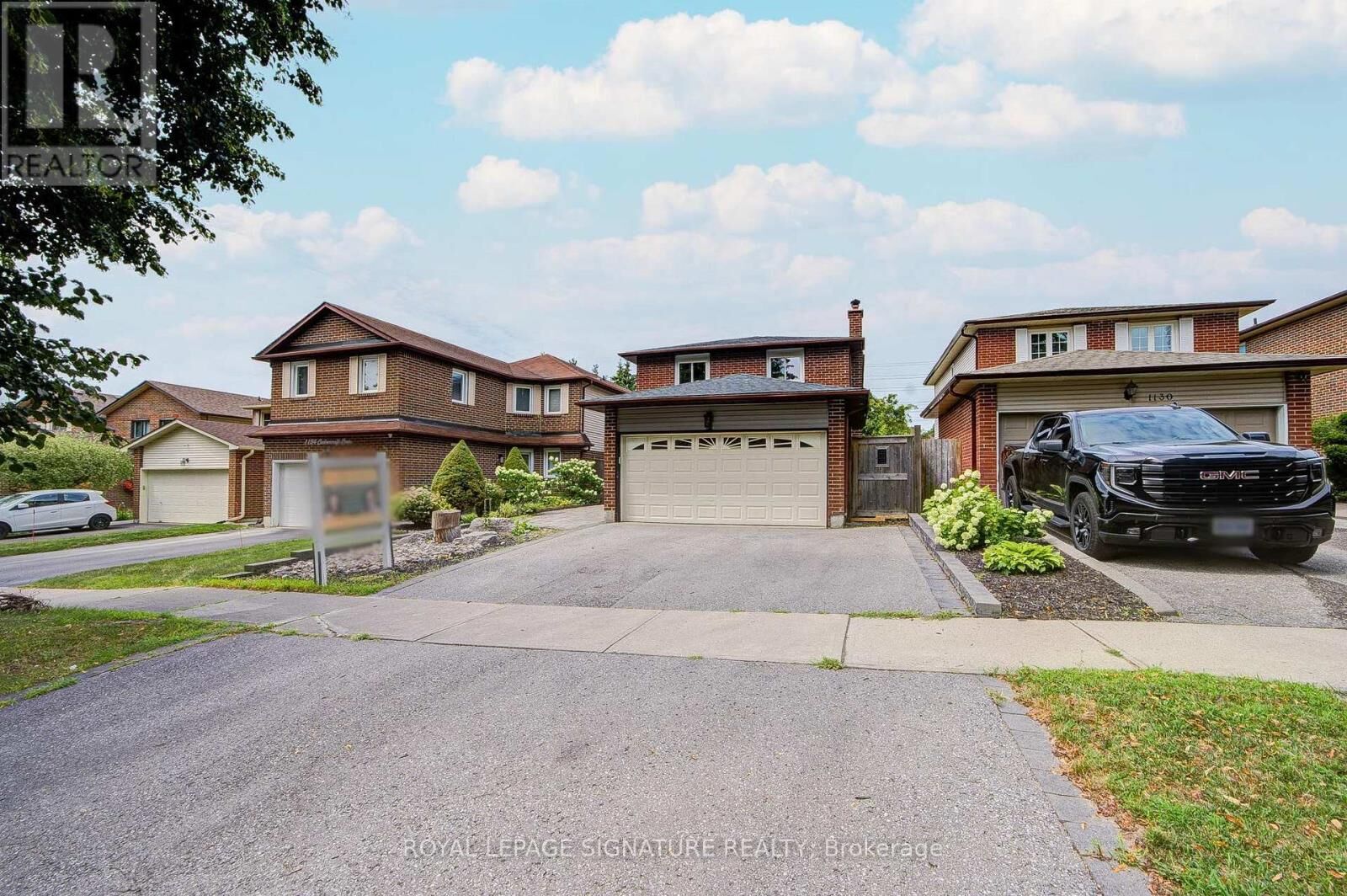 Property Photo:  1132 Cedarcroft Crescent  ON L1X 1R8 