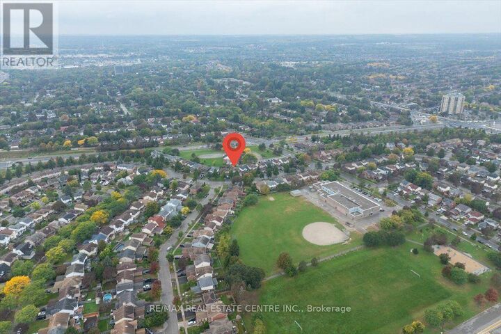 Property Photo:  257 Wright Crescent  ON L1S 5S5 