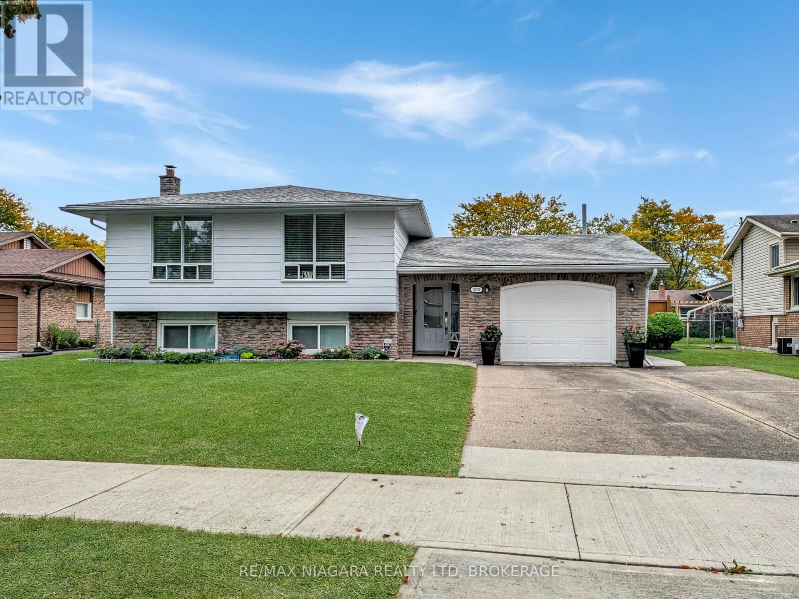 Property Photo:  3170 Corry Crescent  ON L2G 7G3 