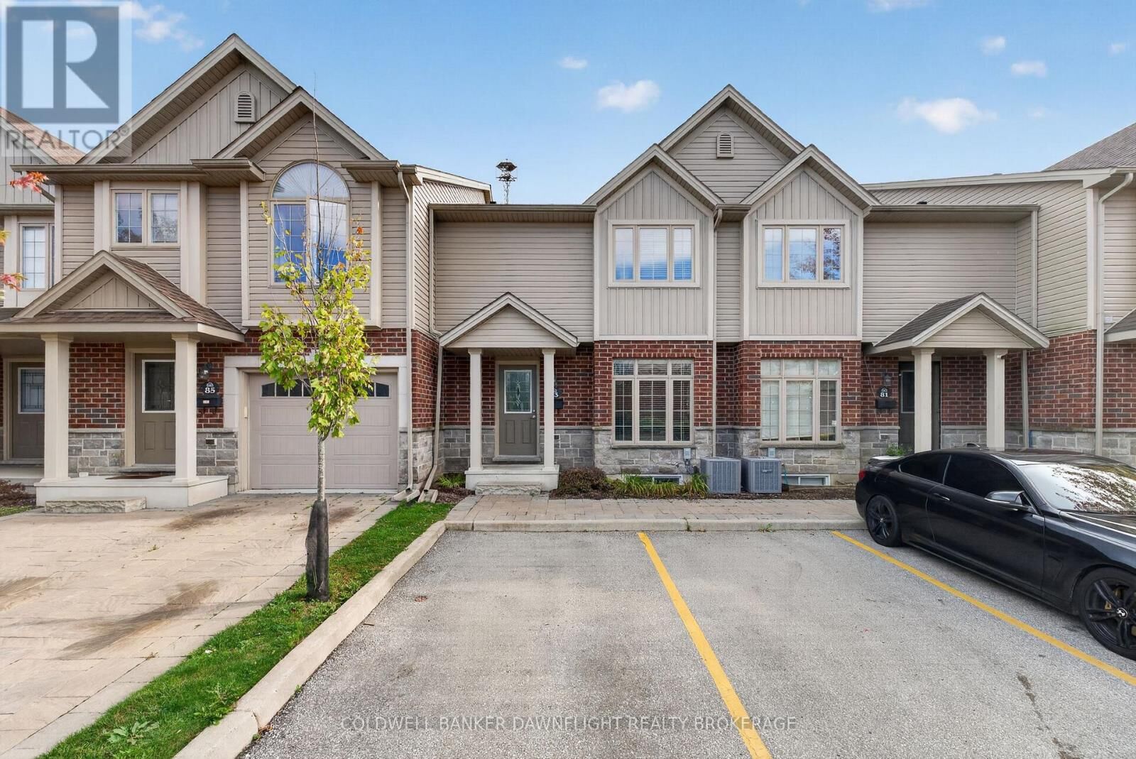 Property Photo:  1061 Eagletrace Drive 83  ON N6G 0T3 