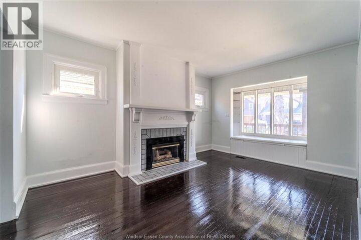 Property Photo:  966 Curry Avenue  ON N9B 2C5 