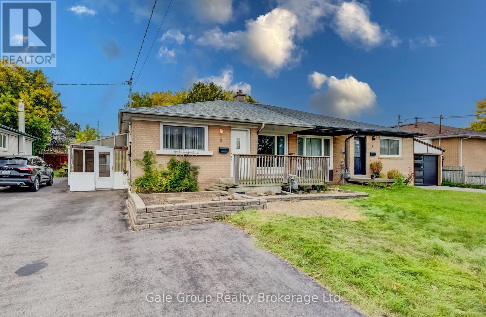 Property Photo:  6 Langstone Crescent  ON L7G 4N3 