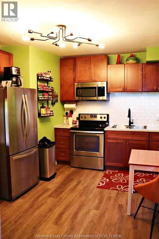 Property Photo:  809 Erie Street East 2  ON N9A 3Y5 