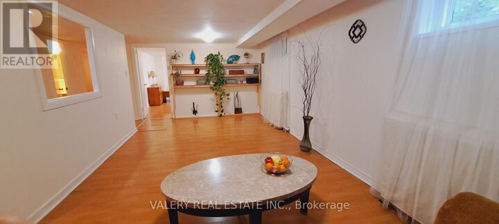 Property Photo:  48 Dunkirk Road  ON M4C 2M3 