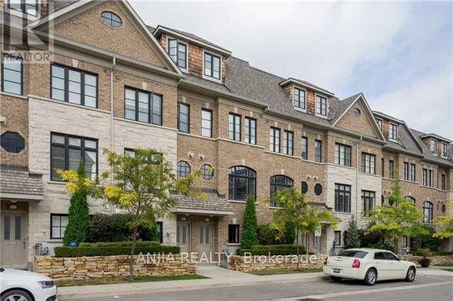 Property Photo:  1812 Burnhamthorpe Road East 29  ON L4X 2S5 