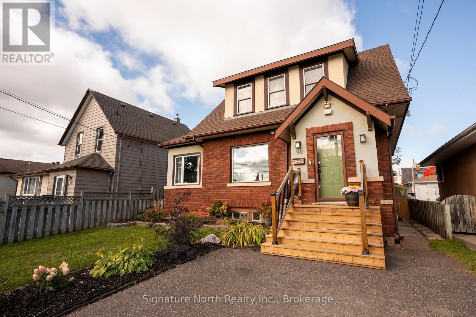 Property Photo:  90 Peter Street  ON P7A 5H3 