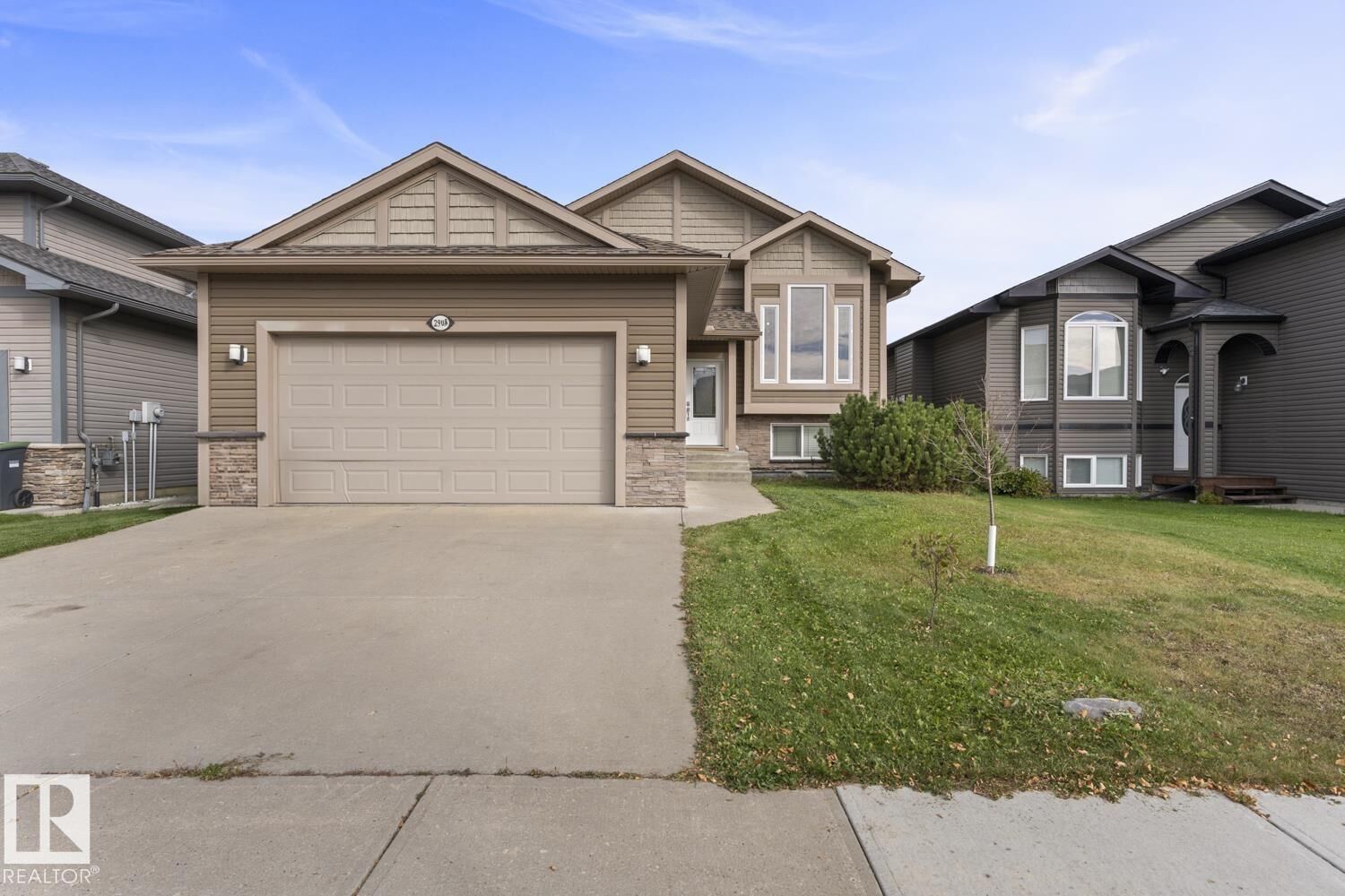 Property Photo: 2908 Goldenrod Ga AB T9M 0E1