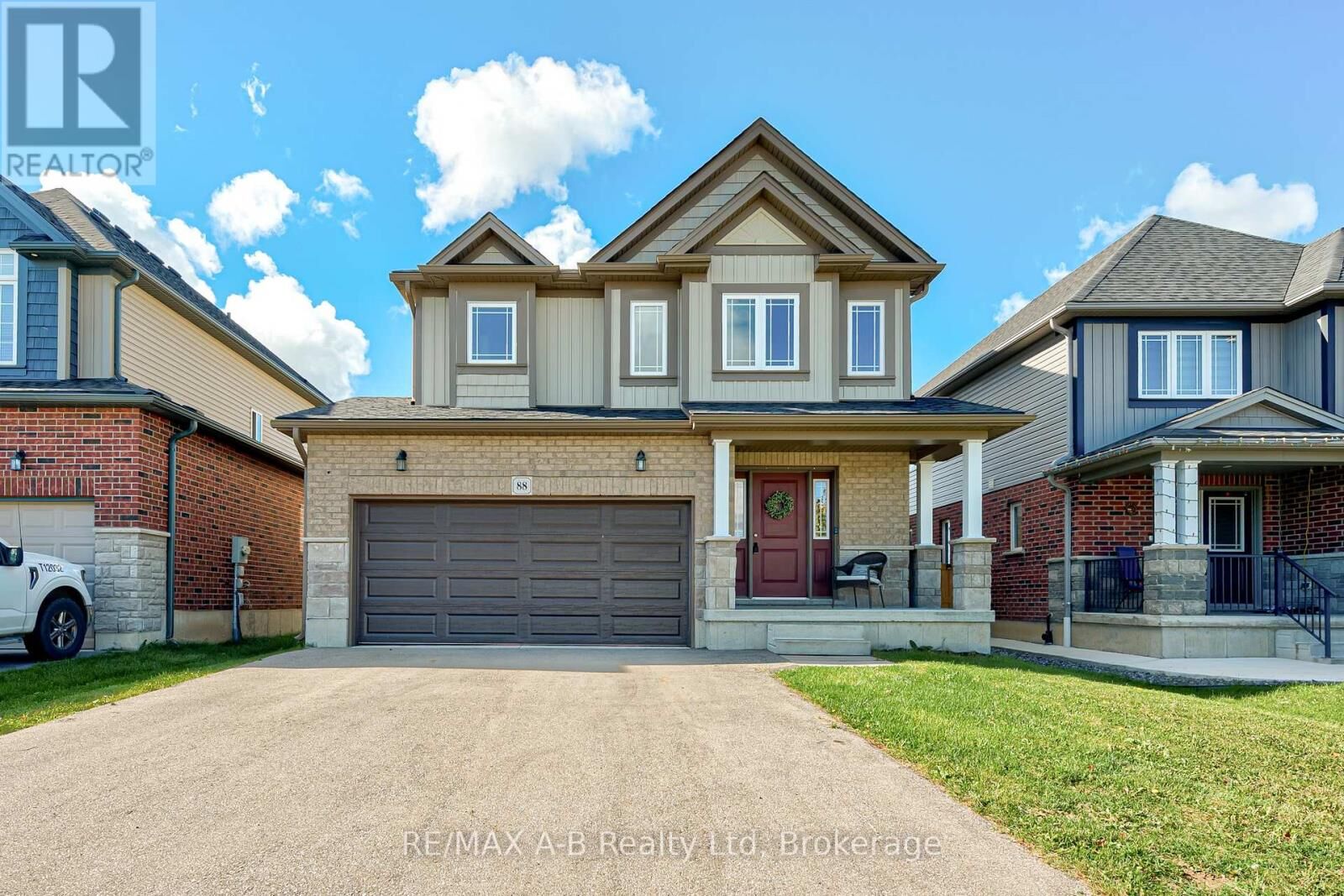 Property Photo: 88 Davidson Drive ON N5A 0J5