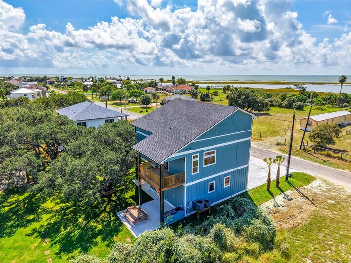 Property Photo: 147 Front TX 78382