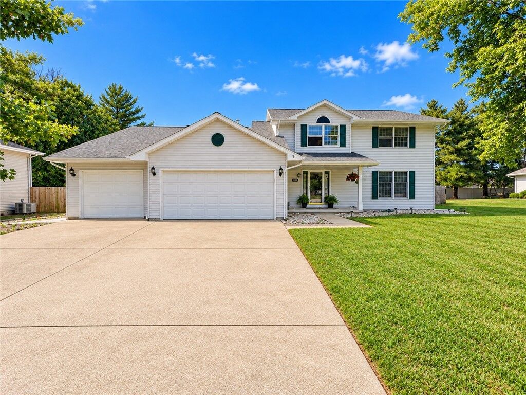 Property Photo:  2114 Rosewood Court  IL 61920 