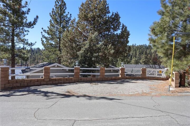 Property Photo: 1010 Brookside Lane CA 92333