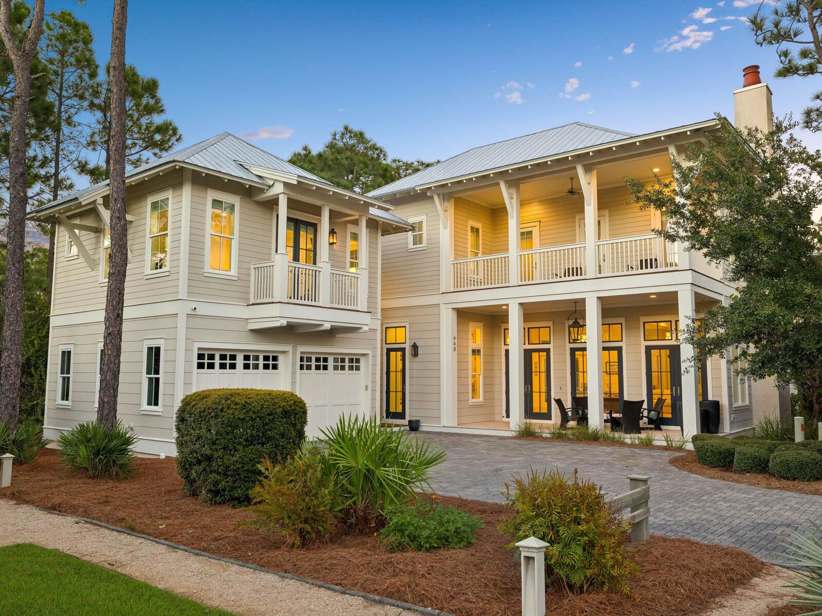Property Photo: 668 E Royal Fern Way FL 32459