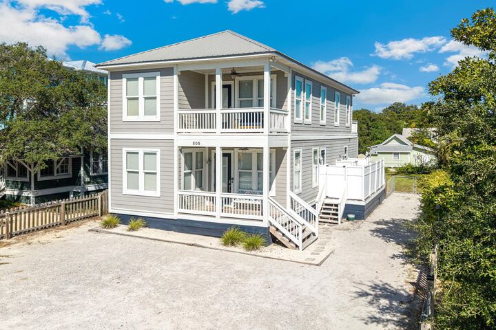 Property Photo: 505 Defuniak Street FL 32459