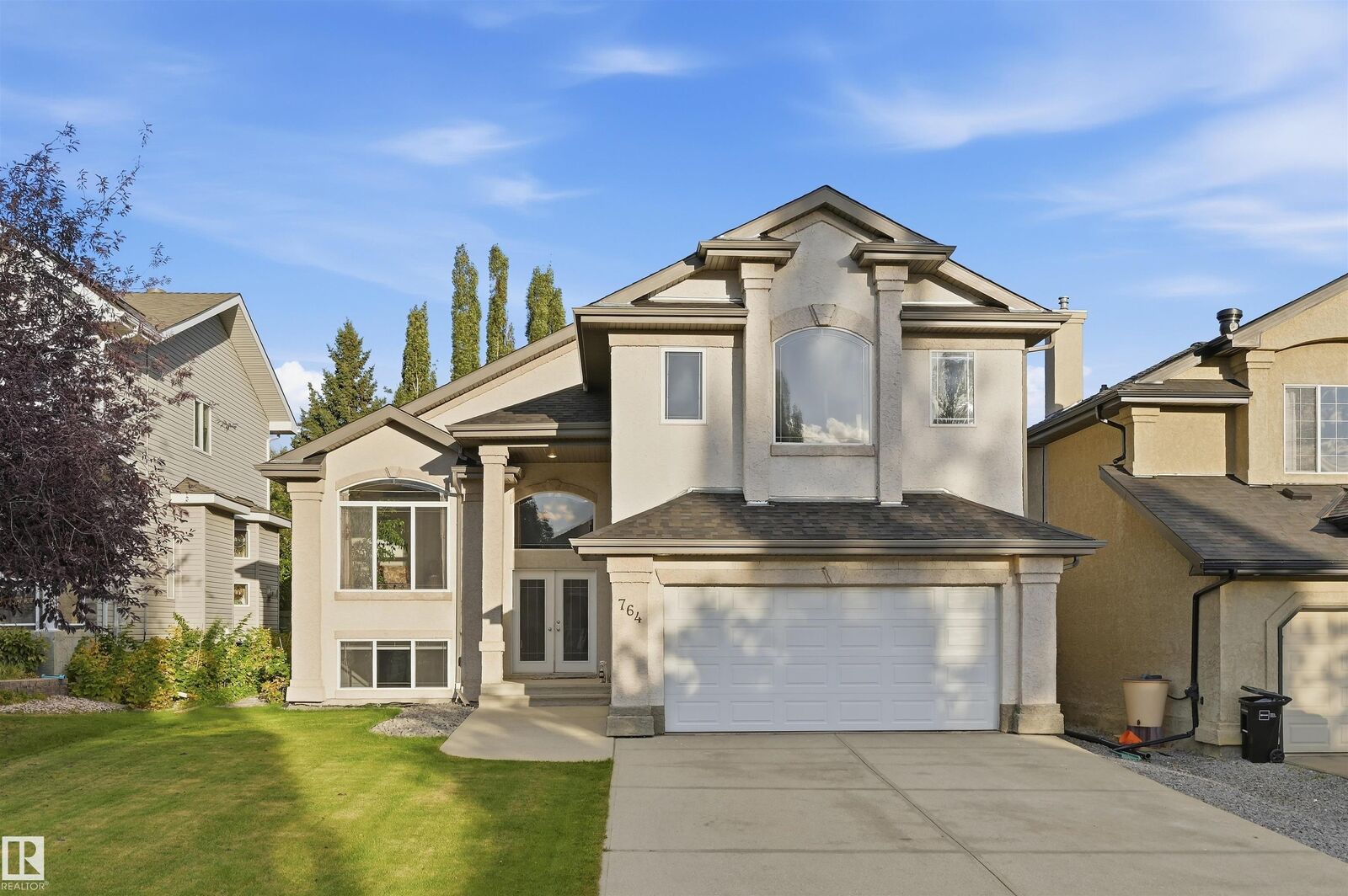 Property Photo:  764 Haliburton Crescent NW  AB T6R 2Z8 