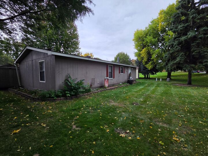 Property Photo: 9512 W Sandpiper Drive MN 55434