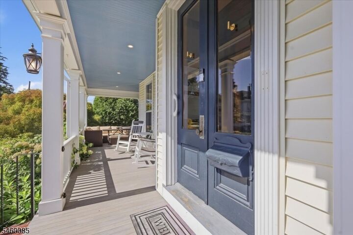 Property Photo:  406 W Moore St  NJ 07840 