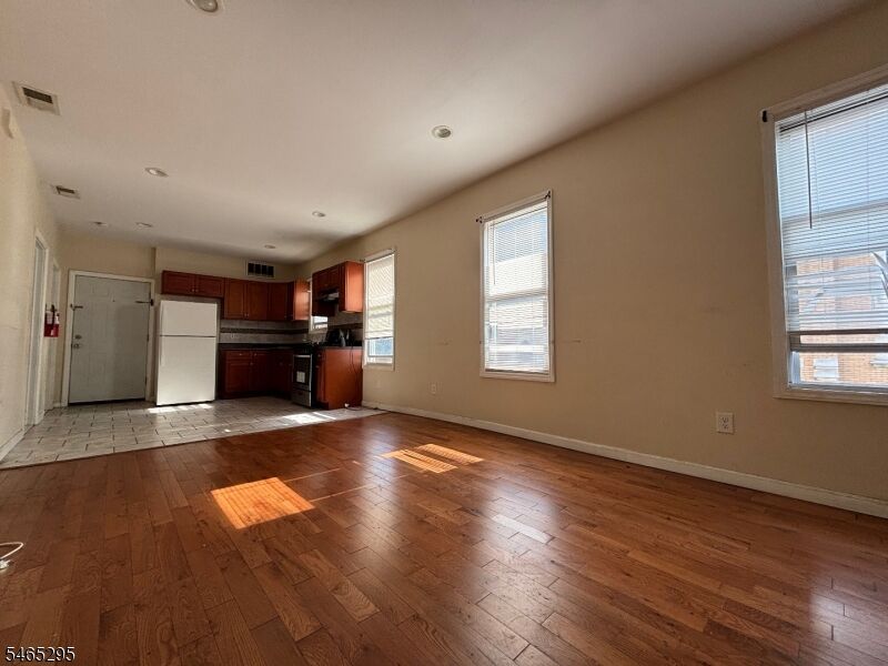 Property Photo: 225 Ripley Pl 3 NJ 07206