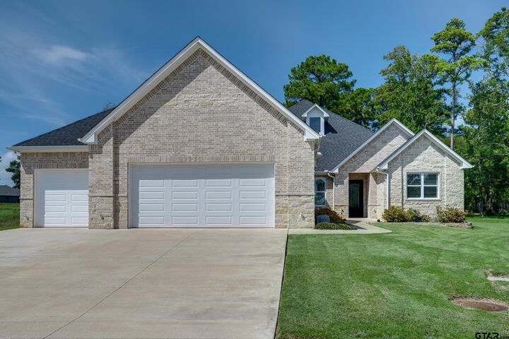 Property Photo:  549 Eagles Nest Trl  TX 75757 