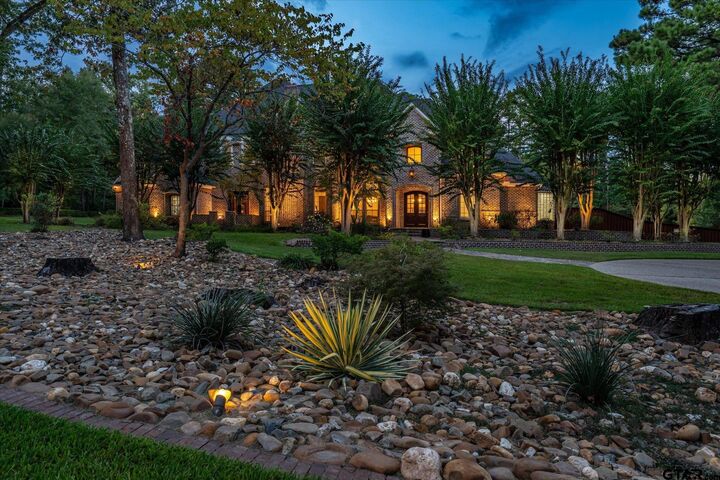 Property Photo: 516 Contenders Way TX 75703