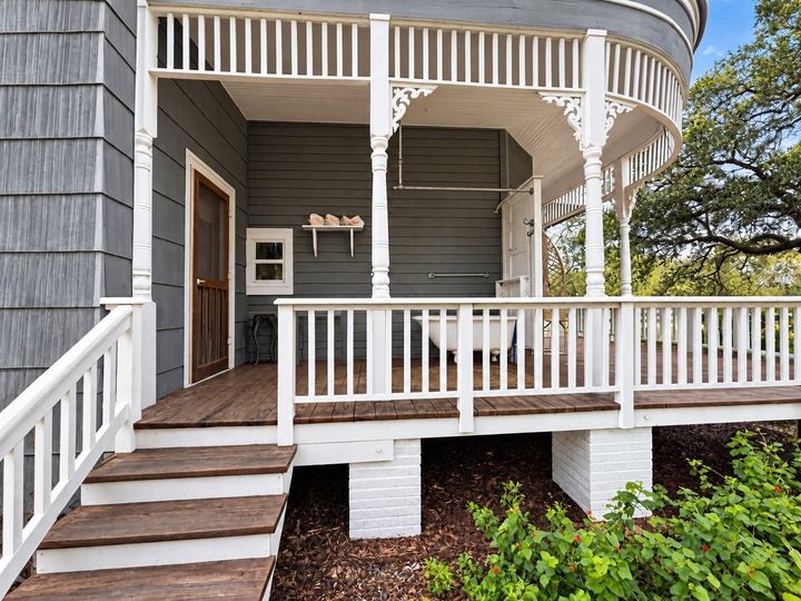 Property Photo: 115 NW 5th Street NW TX 78959