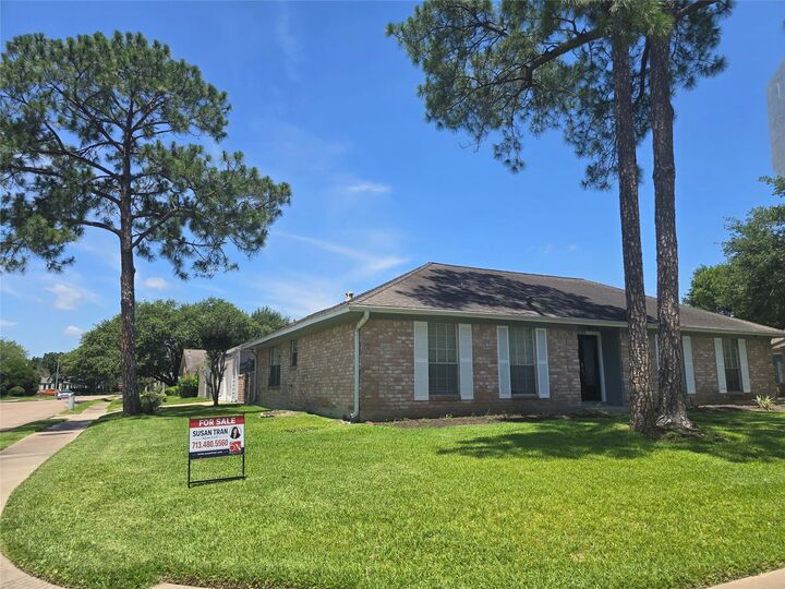 Property Photo:  2238 E Silver Sage Drive  TX 77077 