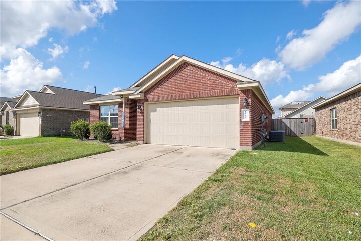Property Photo:  5423 Dovetail Arbor Trace  TX 77449 