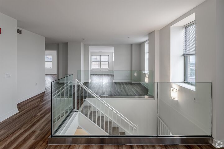 Property Photo:  20 Beacon Way T-1001  NJ 07304 