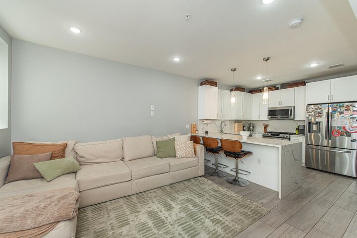 Property Photo:  84 Ferry St 1  NJ 07307 