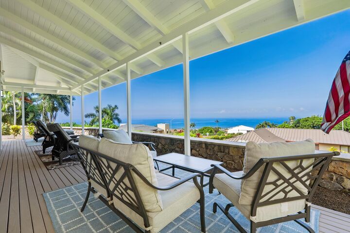 Property Photo: 75-676 Kuahiwi Pl HI 96740
