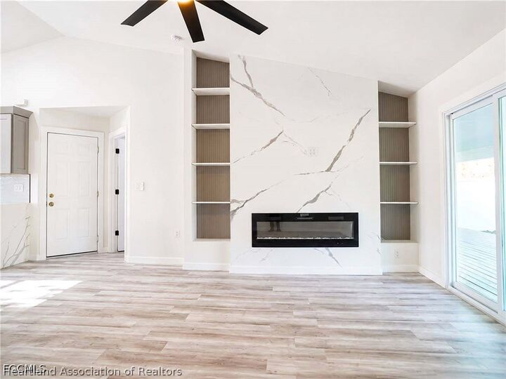 Property Photo: 2801 Flora Avenue FL 33971