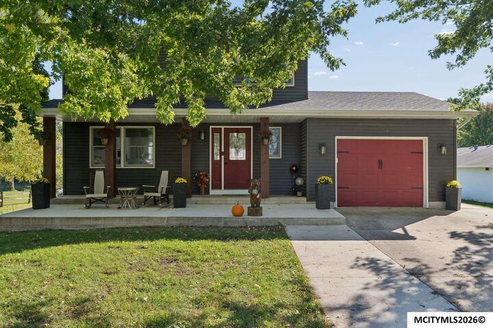 Property Photo:  1403 Broad St  IA 50464 