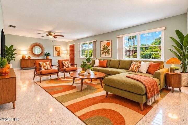 Property Photo: 1002 Thunderbird Drive FL 32117