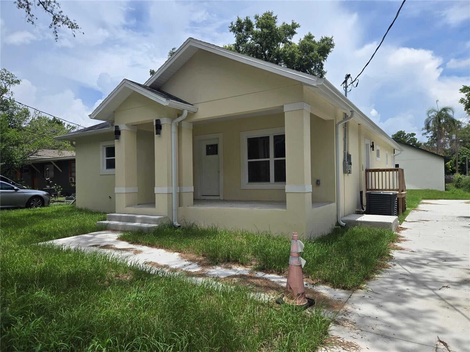 Property Photo:  704 E Orchid Avenue  FL 33612 
