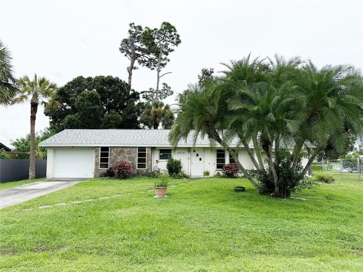 Property Photo:  2274 Lakeshore Circle  FL 33952 