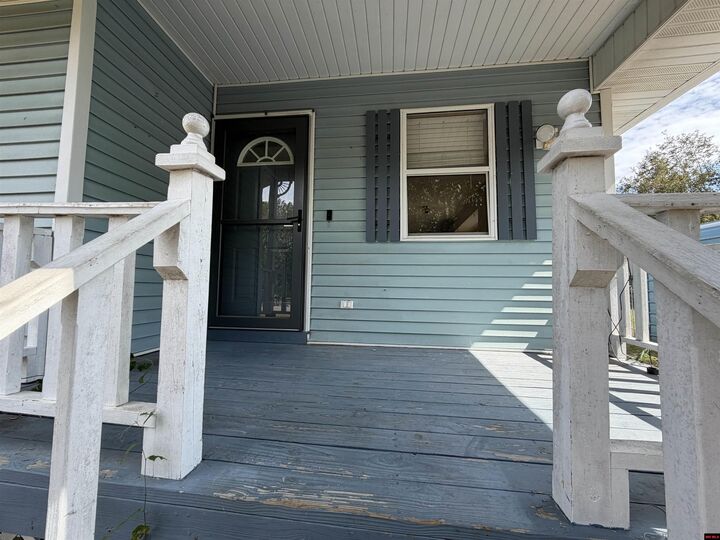 Property Photo:  301 South Street Court  AR 72634 